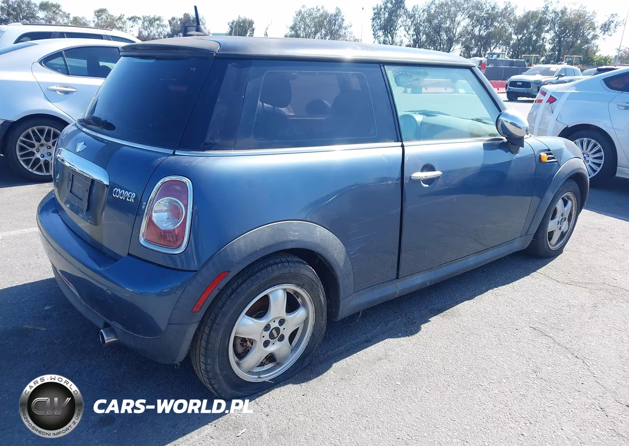 2011 Mini Cooper VIN:WMWSU3C59BT093119 - 4
