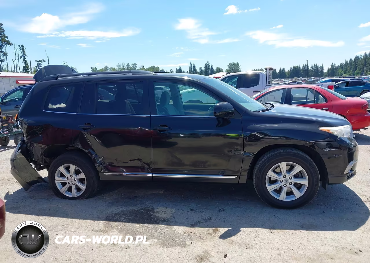 2011 Toyota Highlander Base V6 VIN:5TDBK3EH2BS063734 - 13