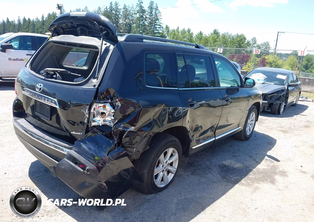 2011 Toyota Highlander Base V6 VIN:5TDBK3EH2BS063734 - 4