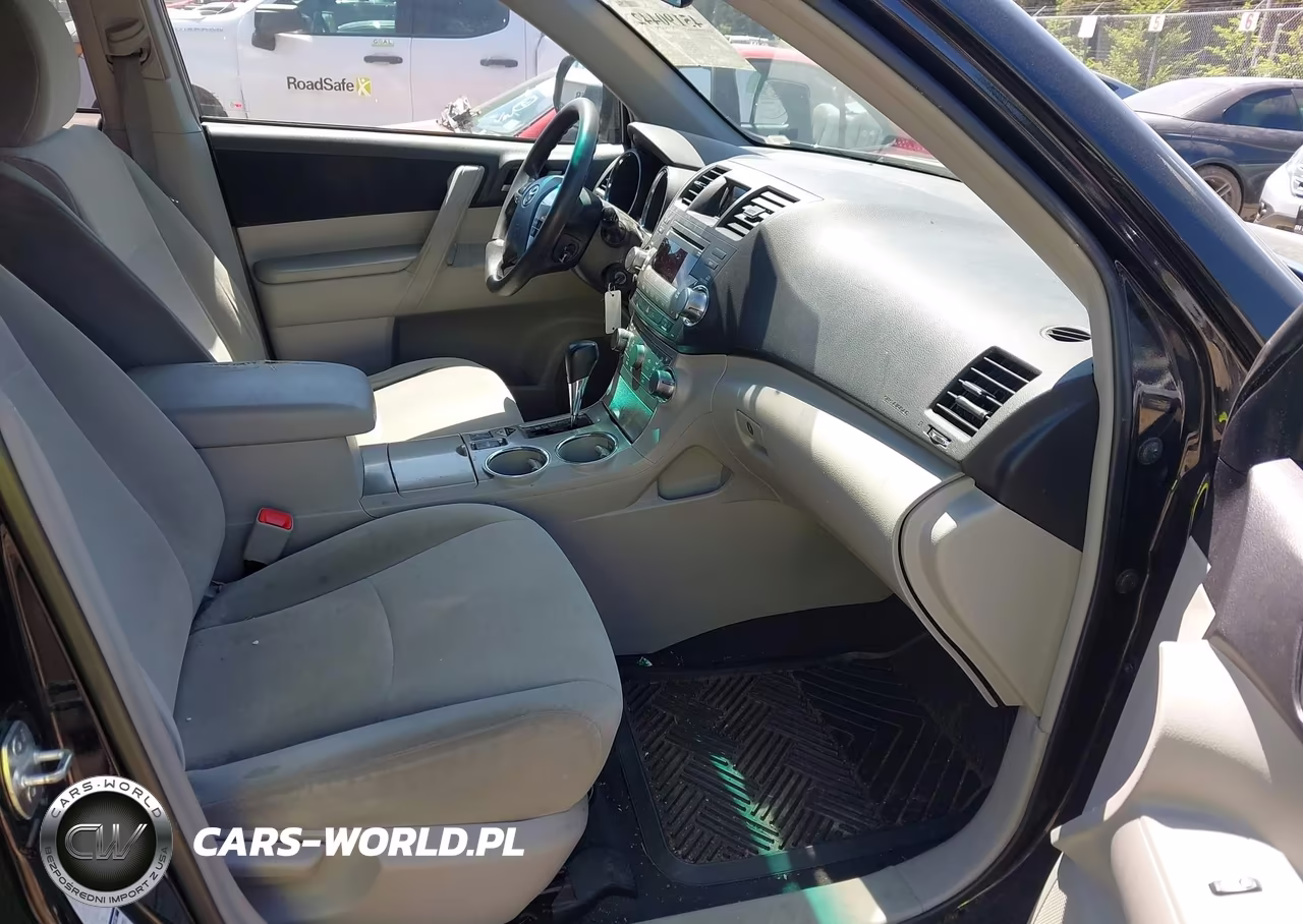 2011 Toyota Highlander Base V6 VIN:5TDBK3EH2BS063734 - 5