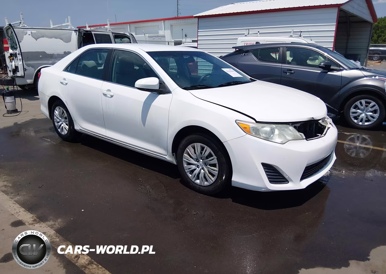 2012 Toyota Camry Le – zdjęcie 1 z 16