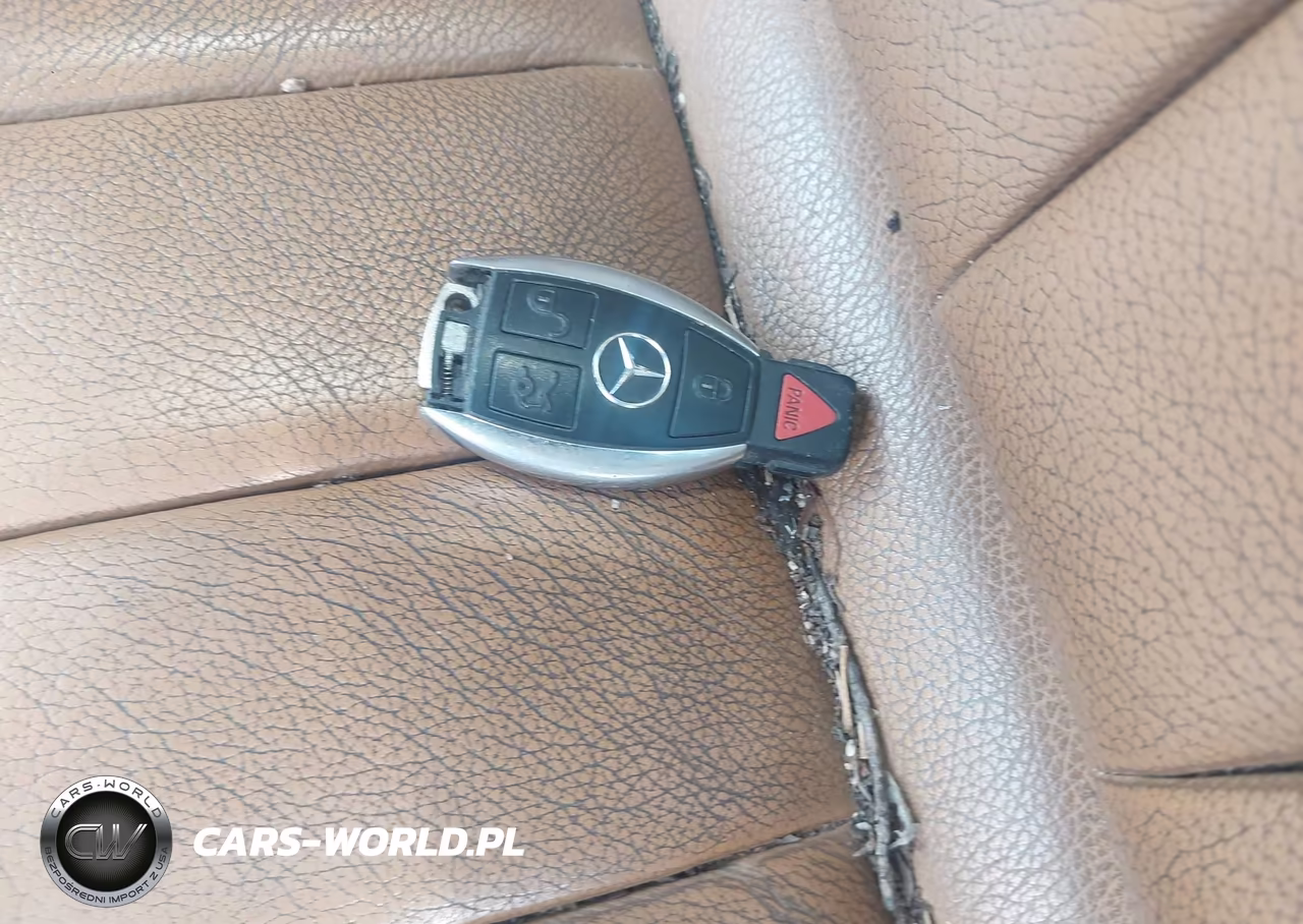 2010 Mercedes-Benz E 350 4Matic VIN:WDDHF8HBXAA103482 - 11