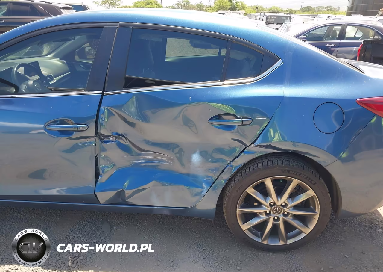 2018 Mazda Mazda3 Touring VIN:3MZBN1V34JM204363 - 6