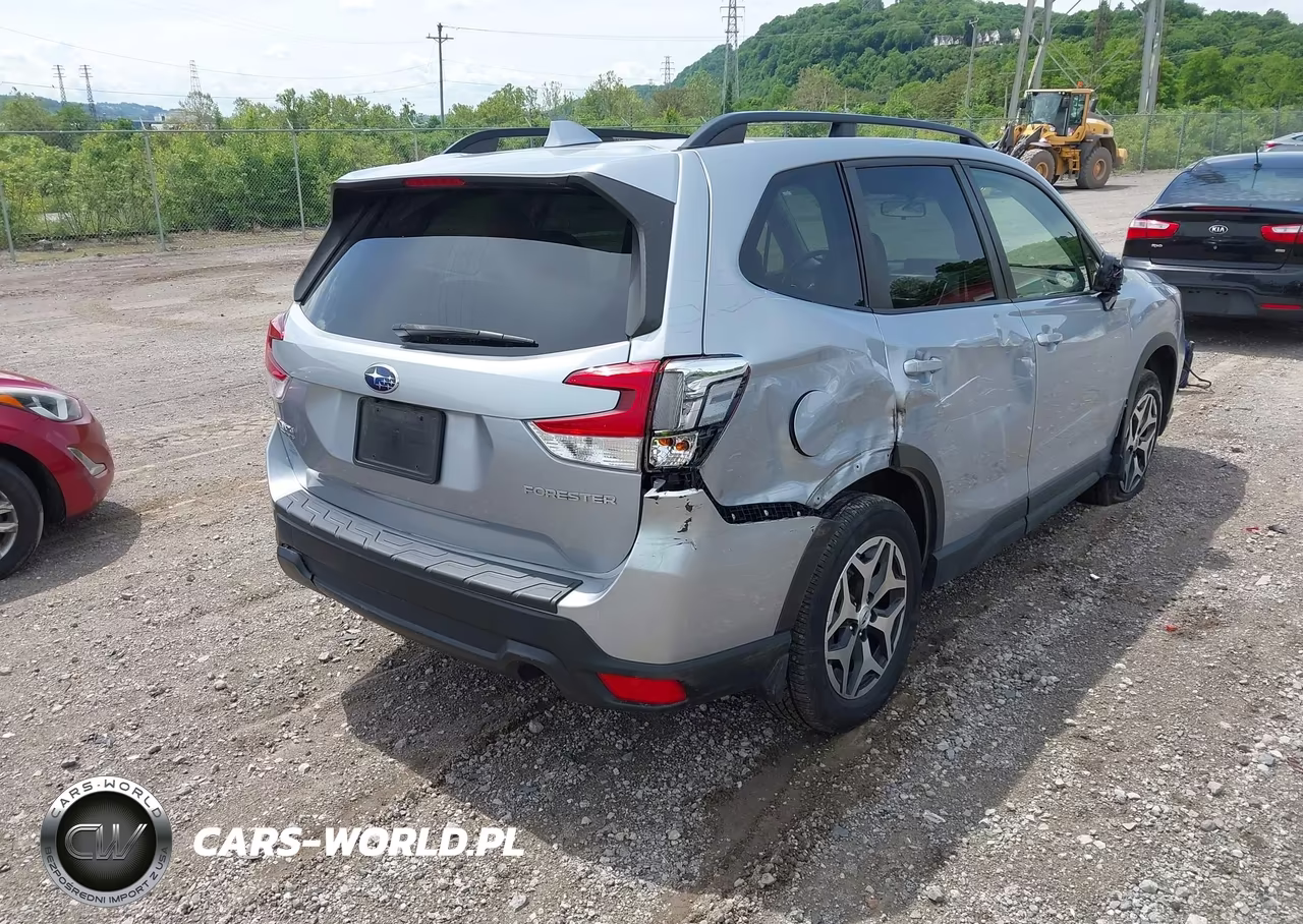 2020 Subaru Forester Premium VIN:JF2SKAGC8LH496469 - 4