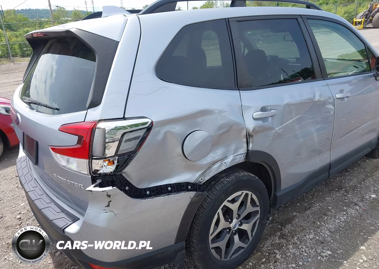 2020 Subaru Forester Premium VIN:JF2SKAGC8LH496469 - 6