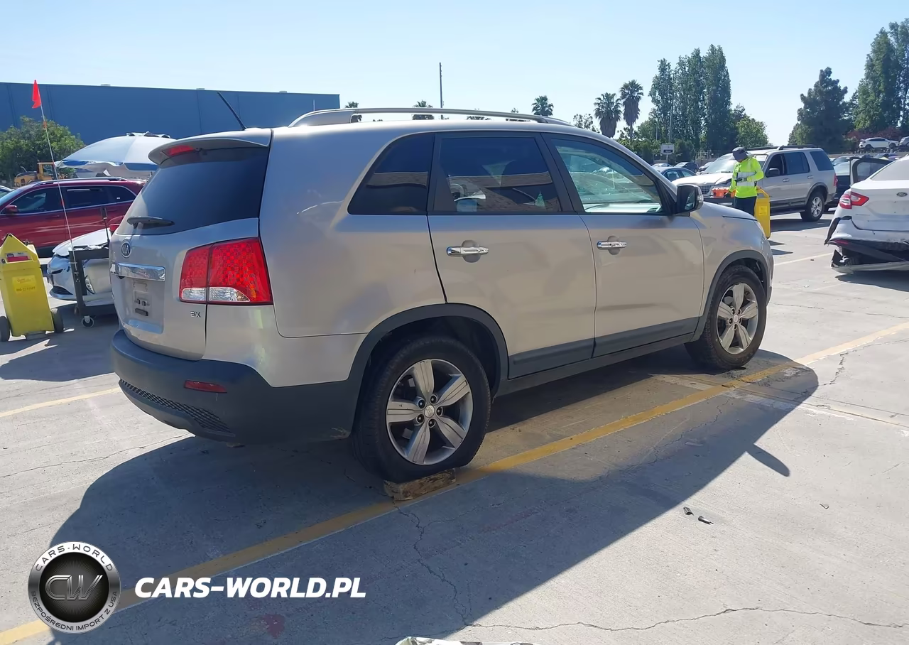 2013 Kia Sorento Ex VIN:5XYKU4A61DG341902 - 4