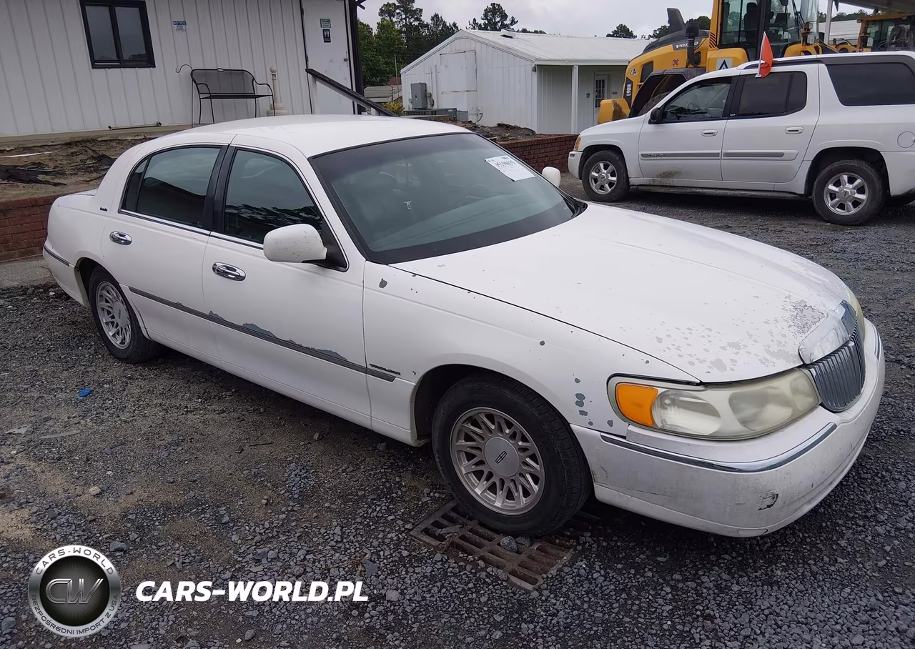 1999 Lincoln Town Car Executive