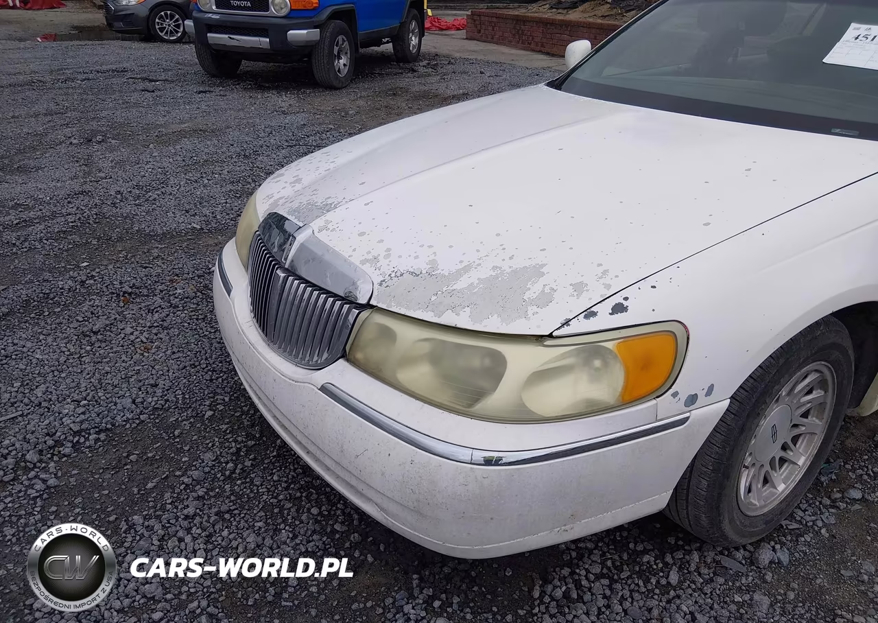 1999 Lincoln Town Car Executive VIN:1LNHM81W6XY706020 - 12