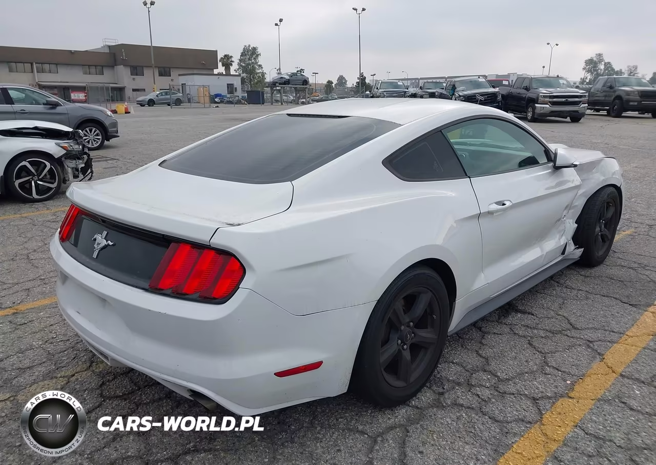 2016 Ford Mustang V6 VIN:1FA6P8AM9G5221377 - 4