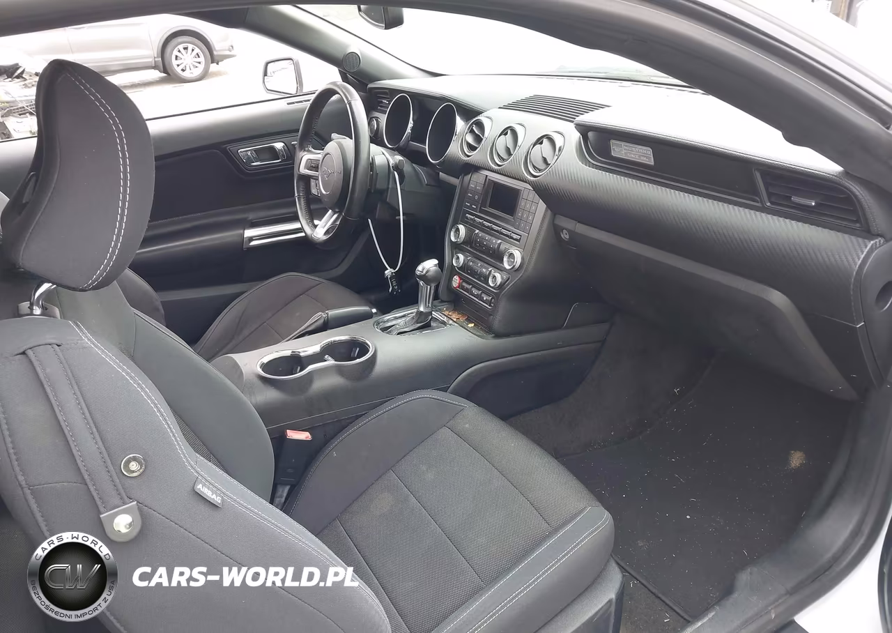 2016 Ford Mustang V6 VIN:1FA6P8AM9G5221377 - 5