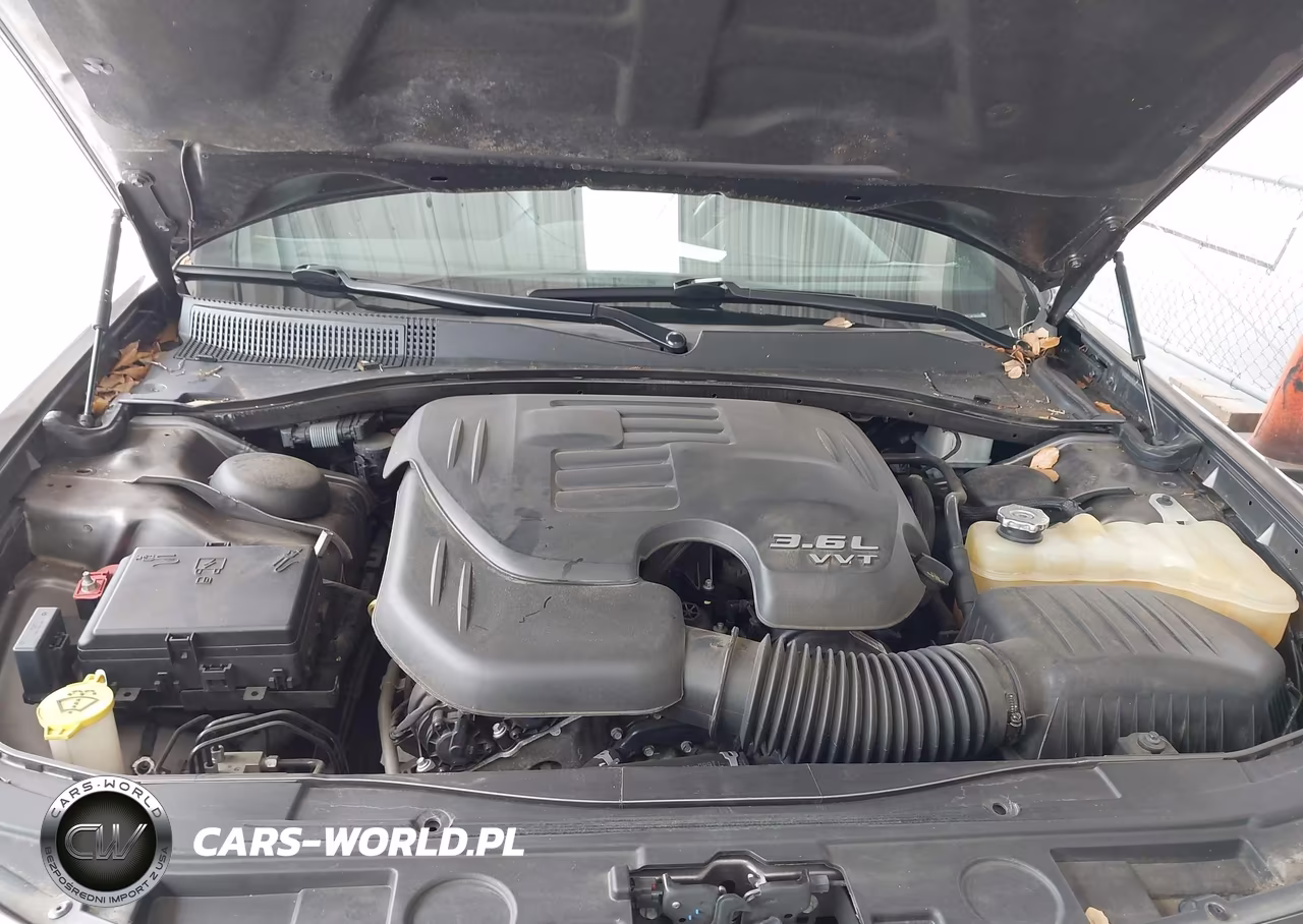 2018 Chrysler 300 300S VIN:2C3CCABGXJH296327 - 10