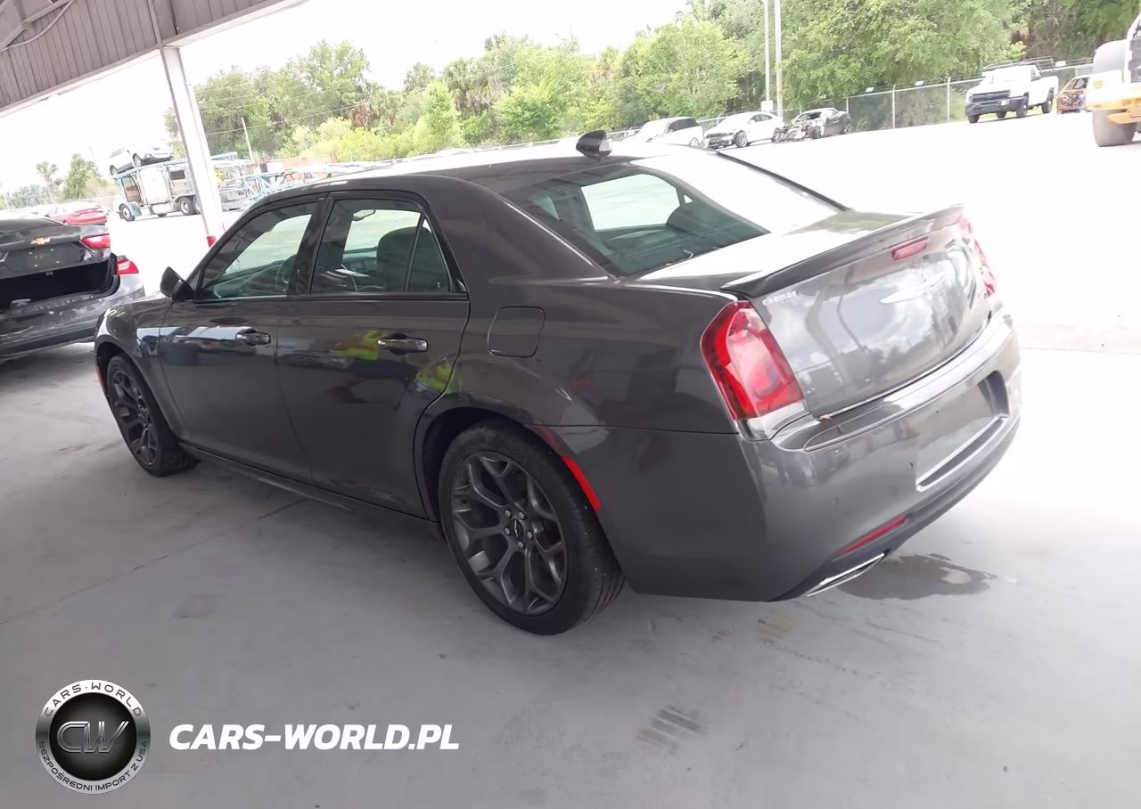 2018 Chrysler 300 300S VIN:2C3CCABGXJH296327 - 3