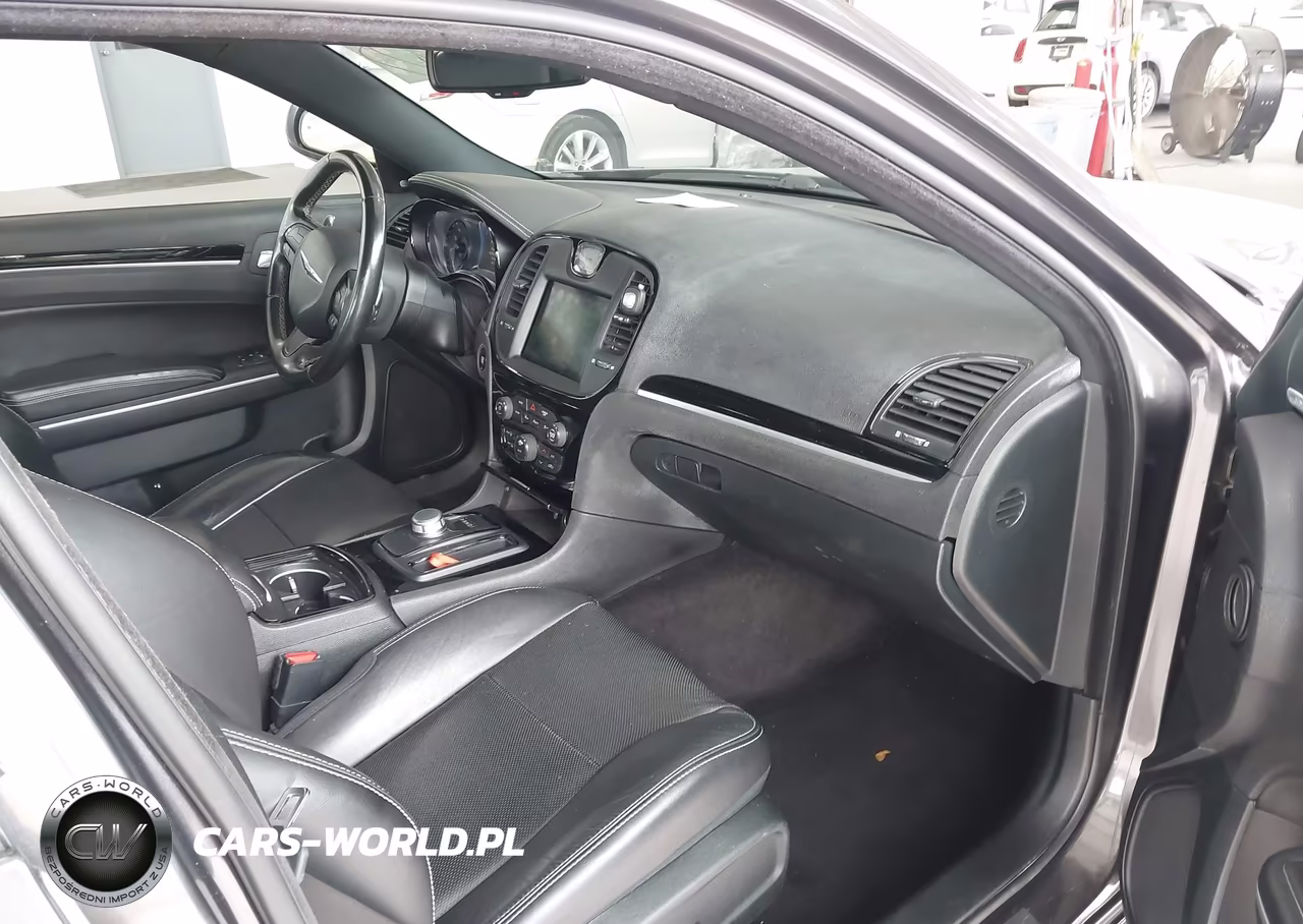 2018 Chrysler 300 300S VIN:2C3CCABGXJH296327 - 5
