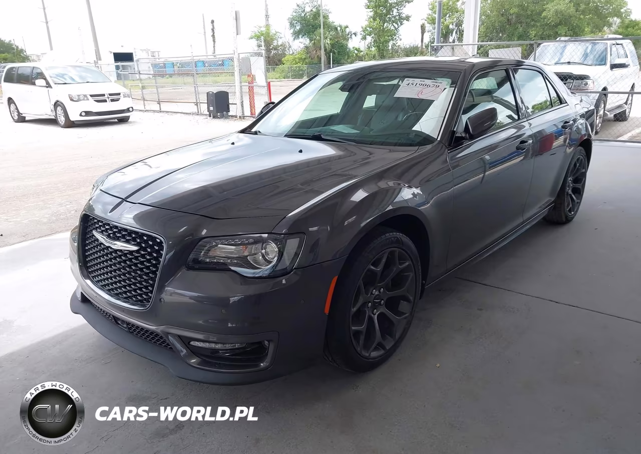 2018 Chrysler 300 300S VIN:2C3CCABGXJH296327 - 6