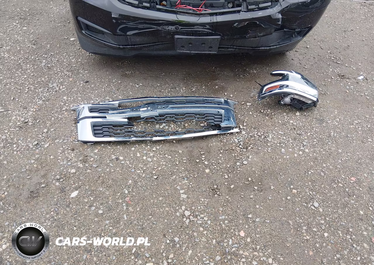 2018 Chevrolet Tahoe Ls VIN:1GNSKAEC9JR108021 - 12