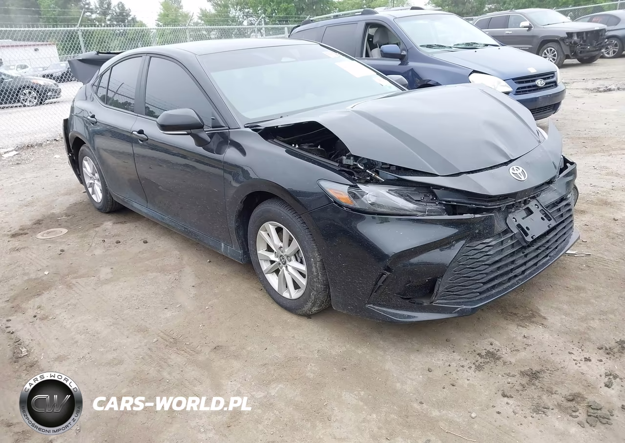 2025 Toyota Camry Le – zdjęcie 1 z 16