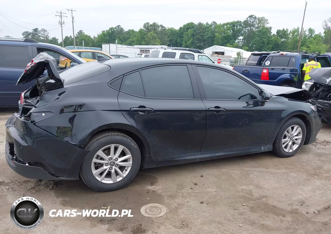 2025 Toyota Camry Le VIN:4T1DAACK0SU154328 - 13