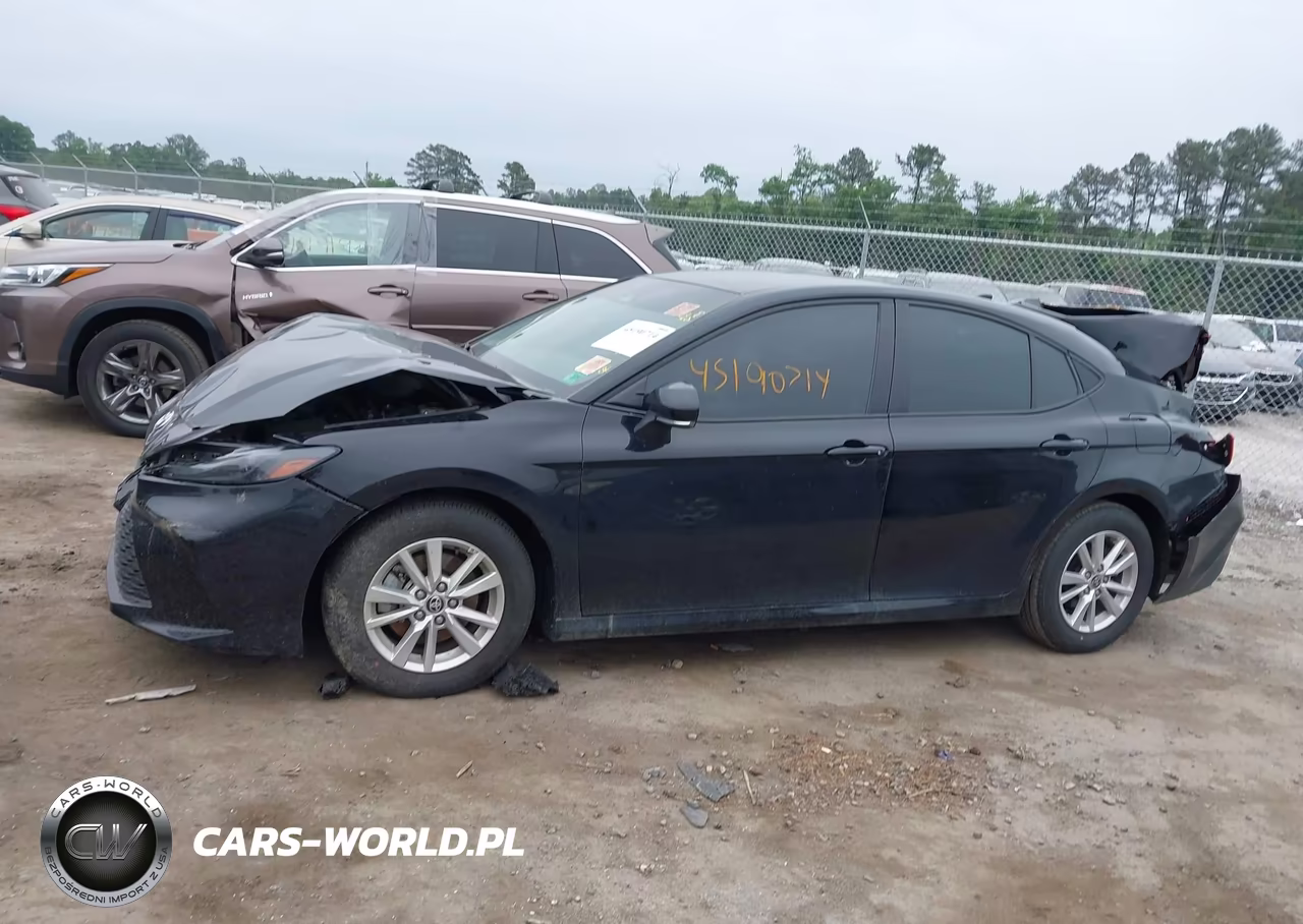 2025 Toyota Camry Le VIN:4T1DAACK0SU154328 - 14