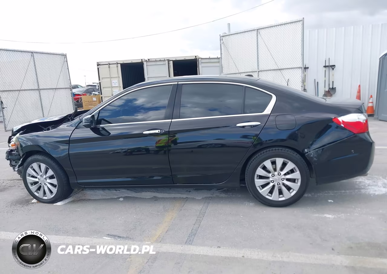 2015 Honda Accord Touring VIN:1HGCR3F94FA003871 - 15