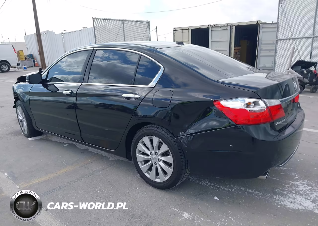 2015 Honda Accord Touring VIN:1HGCR3F94FA003871 - 3