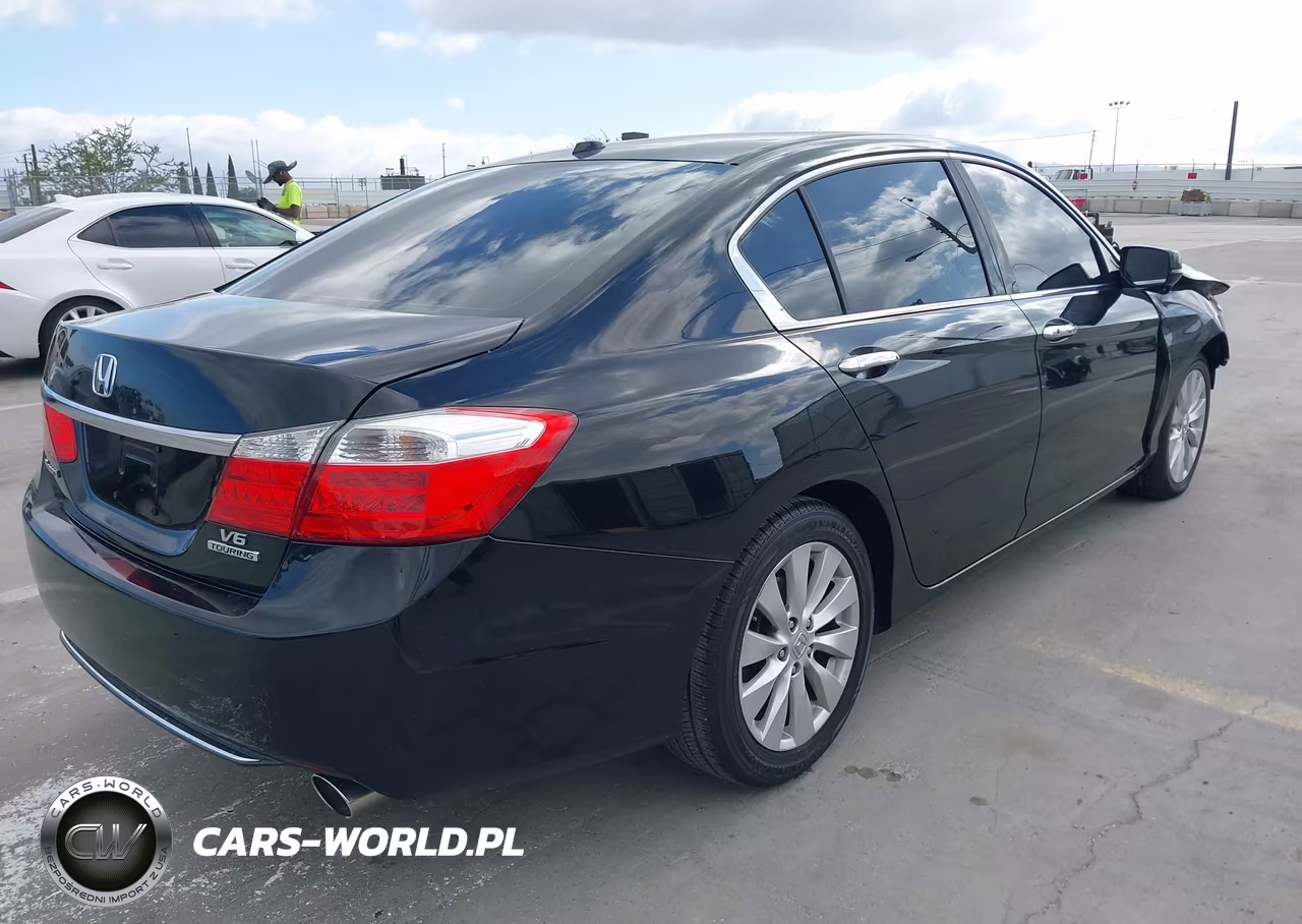 2015 Honda Accord Touring VIN:1HGCR3F94FA003871 - 4