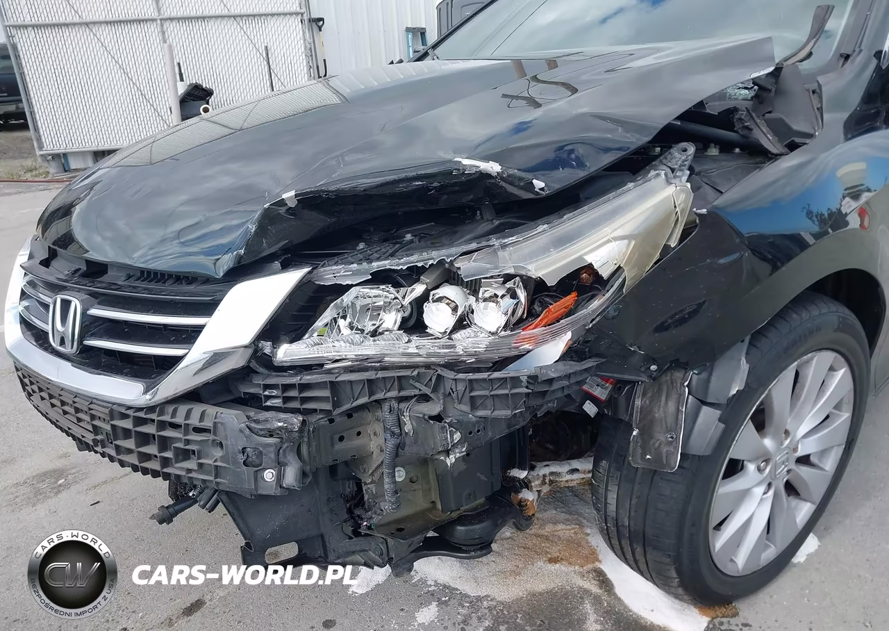 2015 Honda Accord Touring VIN:1HGCR3F94FA003871 - 6