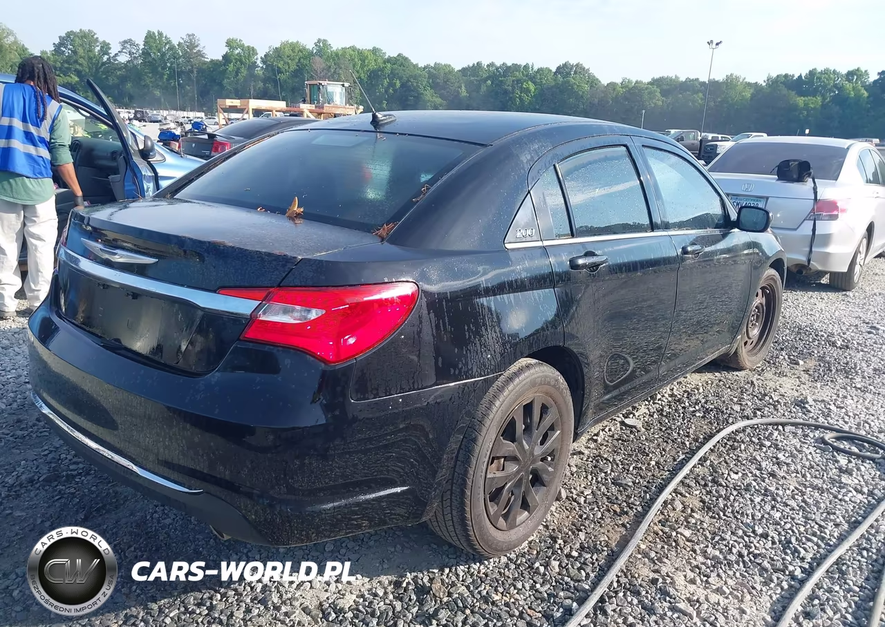 2013 Chrysler 200 Lx VIN:1C3CCBAG4DN736948 - 4