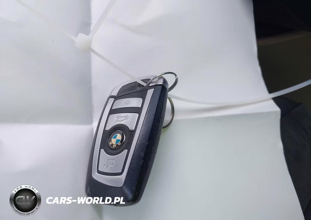 2011 BMW 750I xDrive VIN:WBAKC6C58BC394307 - 11