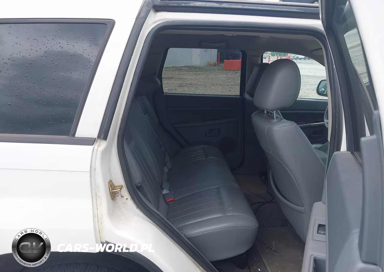 2007 Jeep Grand Cherokee Laredo VIN:1J8GS48K27C646843 - 8