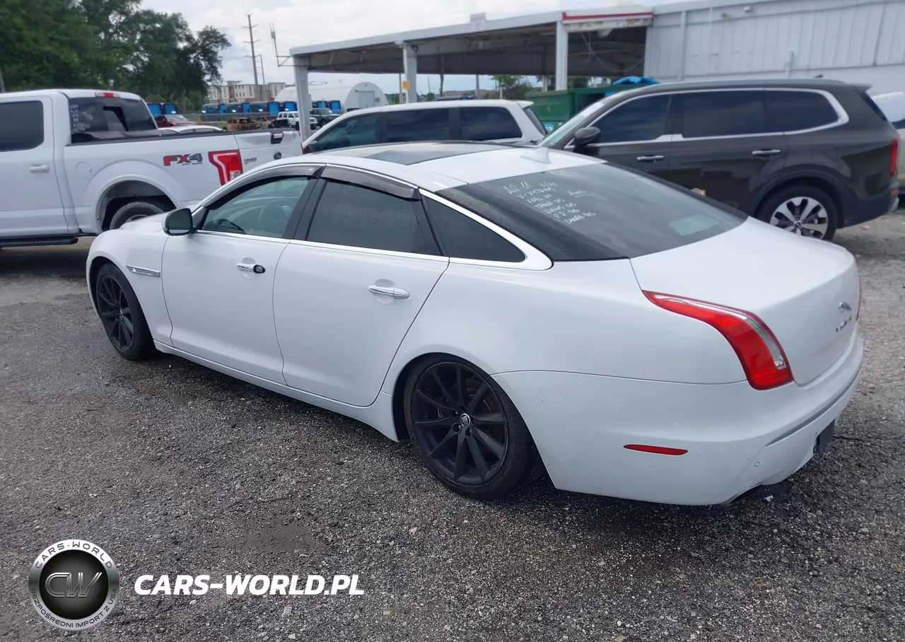 2013 Jaguar Xj VIN:SAJWJ1CD8D8V47635 - 3