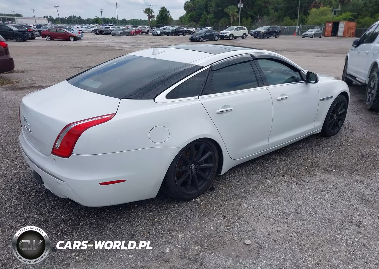 2013 Jaguar Xj VIN:SAJWJ1CD8D8V47635 - 4