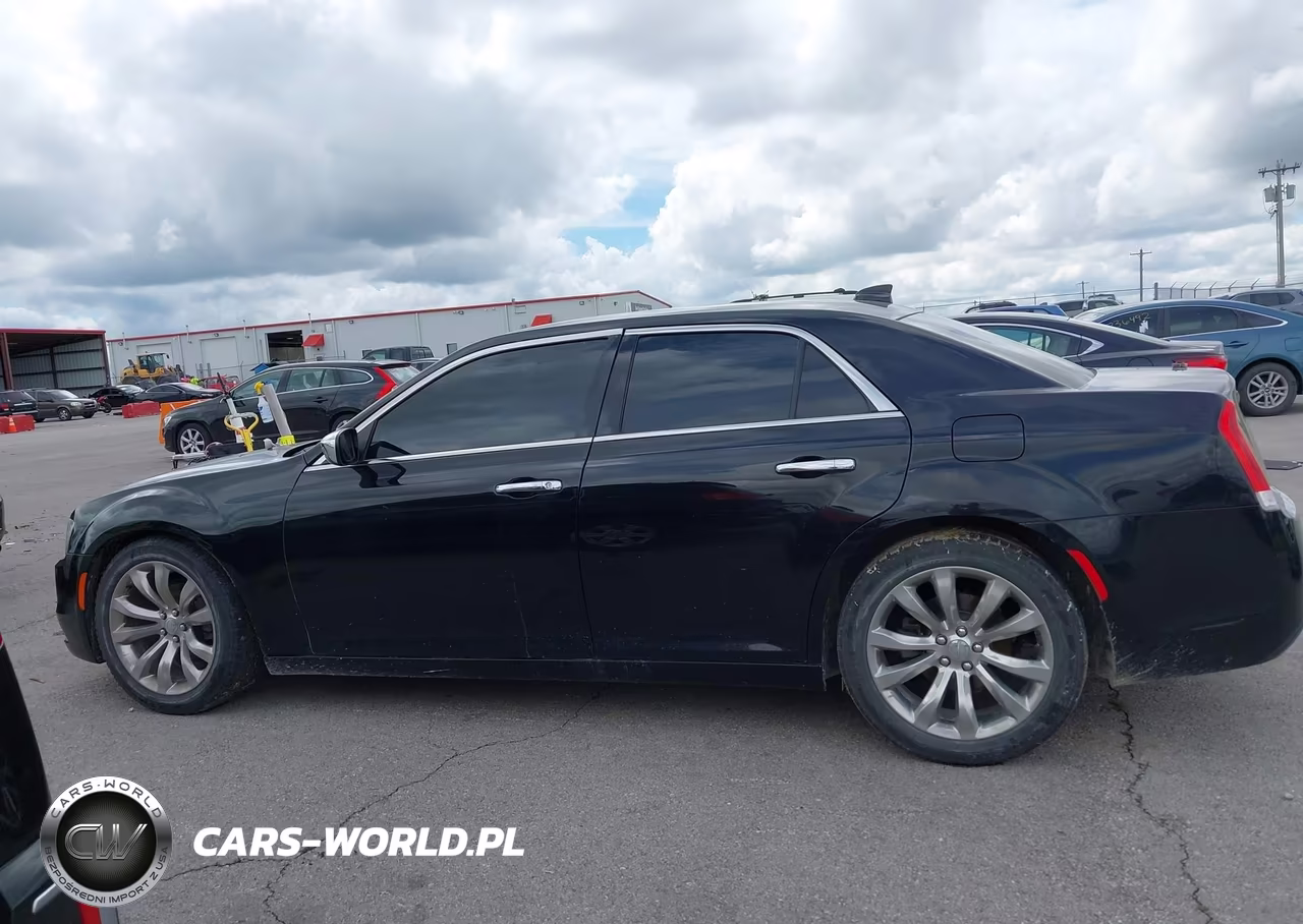 2019 Chrysler 300 Limited VIN:2C3CCAEG7KH697427 - 14