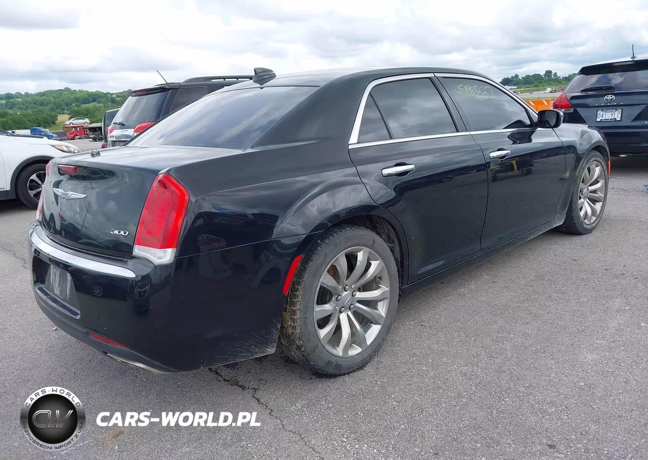 2019 Chrysler 300 Limited VIN:2C3CCAEG7KH697427 - 4
