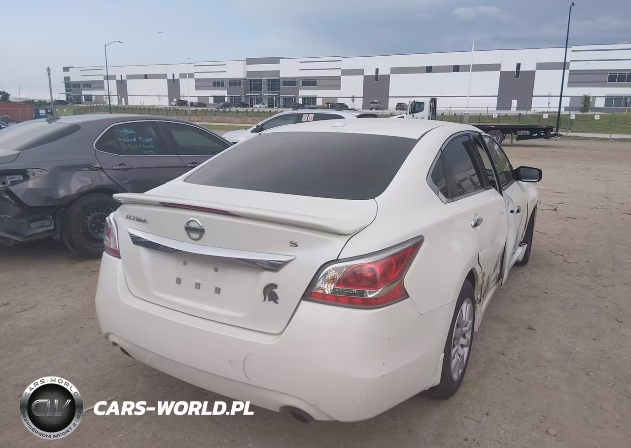 2015 Nissan Altima 2.5 S VIN:1N4AL3AP6FN322832 - 4
