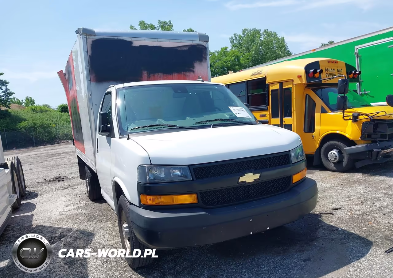 2021 Chevrolet Express Cutaway Work Van – zdjęcie 1 z 15