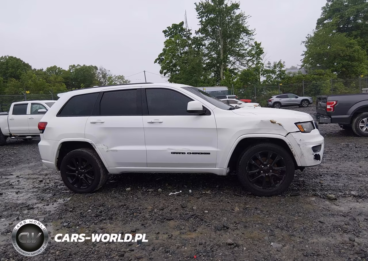 2017 Jeep Grand Cherokee Altitude 4X4 VIN:1C4RJFAG9HC911067 - 14