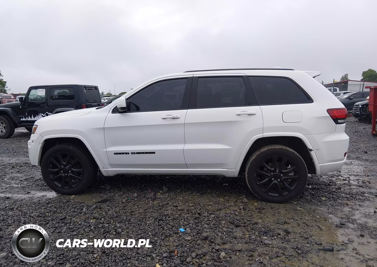 2017 Jeep Grand Cherokee Altitude 4X4 VIN:1C4RJFAG9HC911067 - 15