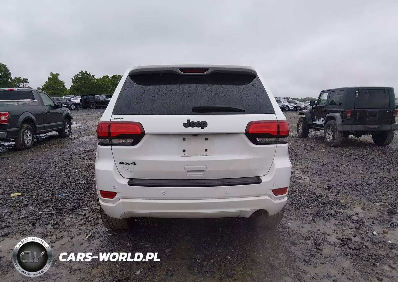 2017 Jeep Grand Cherokee Altitude 4X4 VIN:1C4RJFAG9HC911067 - 17