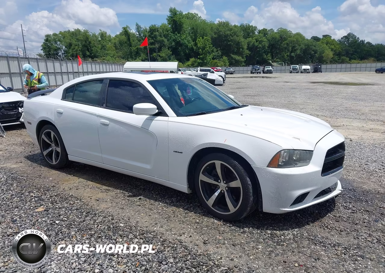 2014 Dodge Charger R-T – zdjęcie 1 z 17