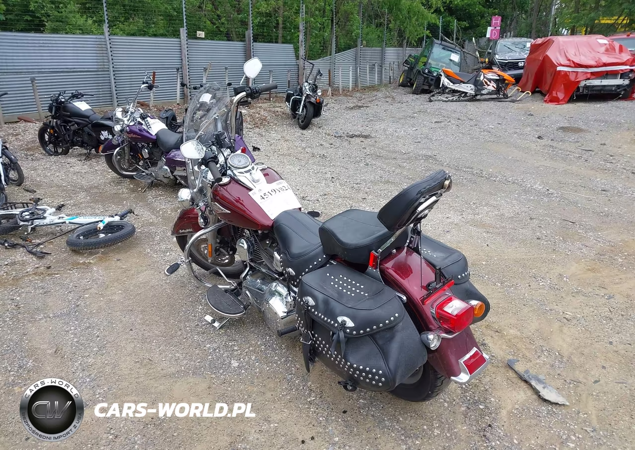 2014 Harley-Davidson Flstc Heritage Softail Classic VIN:1HD1BWV10EB042570 - 3