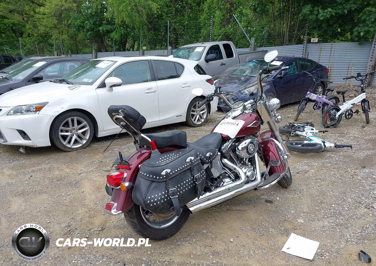 2014 Harley-Davidson Flstc Heritage Softail Classic VIN:1HD1BWV10EB042570 - 4