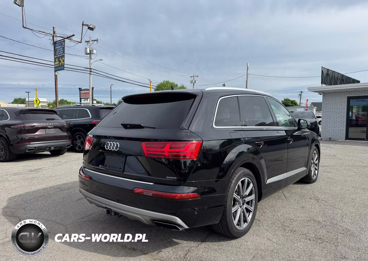 2019 Audi Q7 55 Premium VIN:WA1LAAF72KD047783 - 4