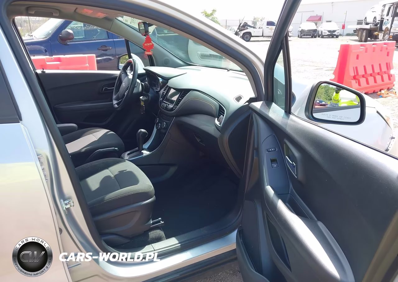 2018 Chevrolet Trax Ls VIN:KL7CJKSB0JB544232 - 5
