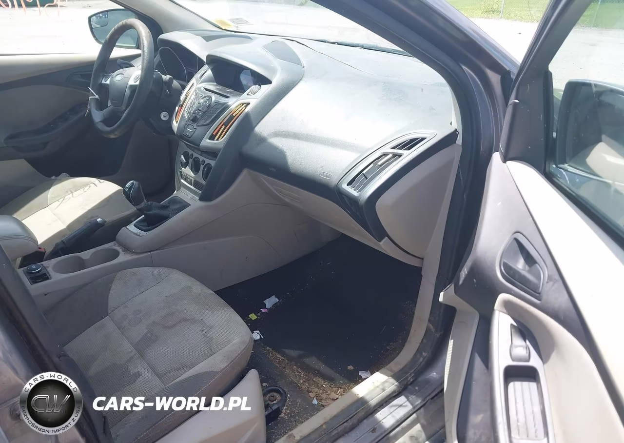 2012 Ford Focus Se VIN:1FAHP3F29CL152599 - 5