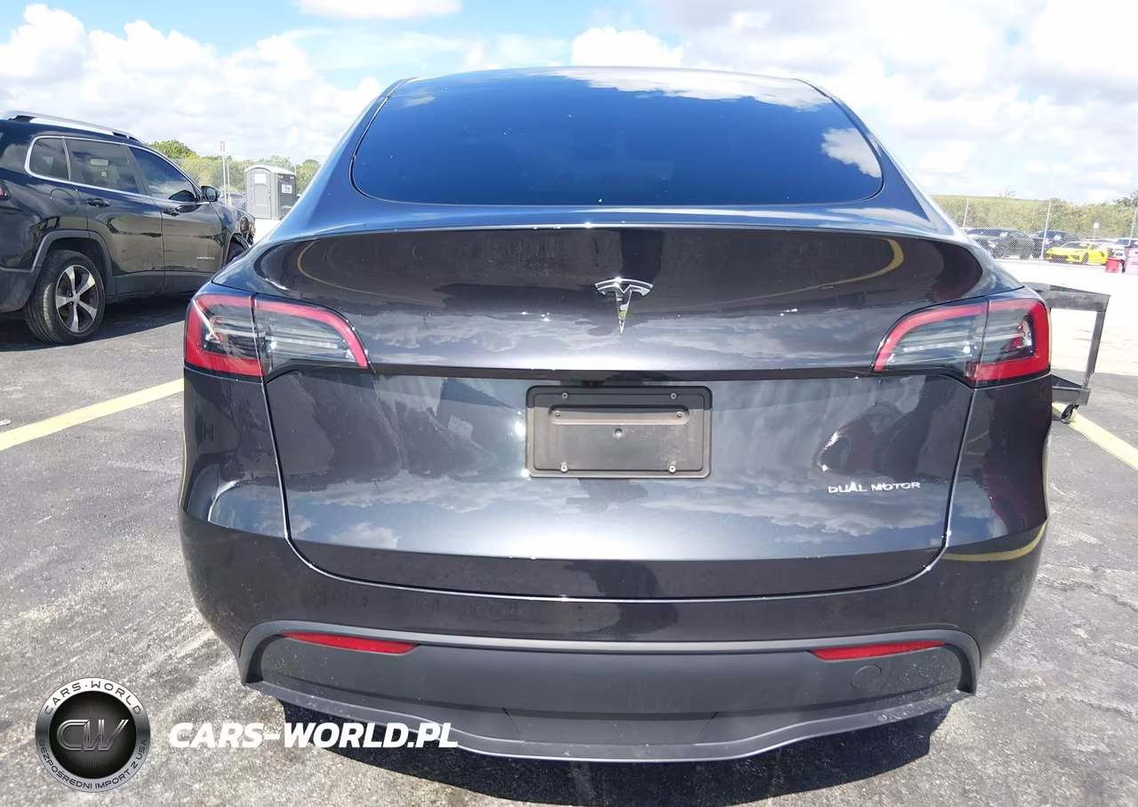 2024 Tesla Model Y Long Range Dual Motor All-Wheel Drive VIN:7SAYGDEE4RA302562 - 16
