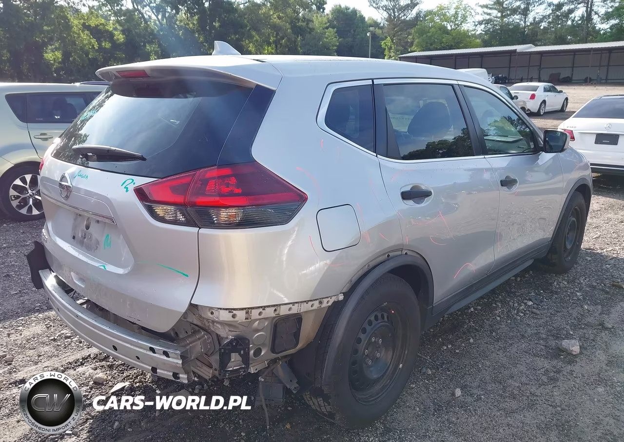 2018 Nissan Rogue S VIN:KNMAT2MT2JP547114 - 4