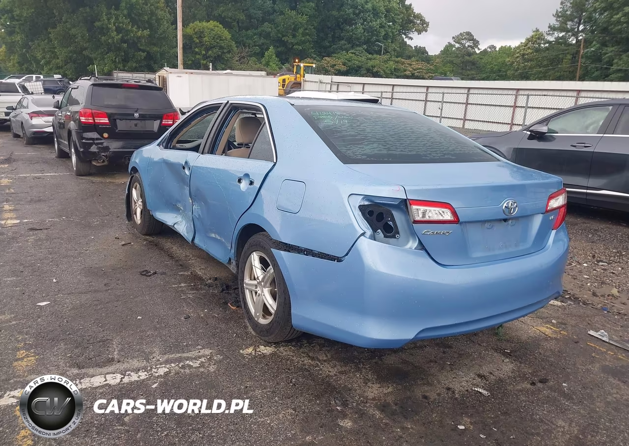 2014 Toyota Camry Le VIN:4T1BF1FK8EU744446 - 3