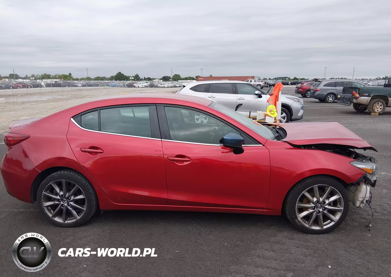 2018 Mazda Mazda3 Touring VIN:3MZBN1V3XJM209941 - 14
