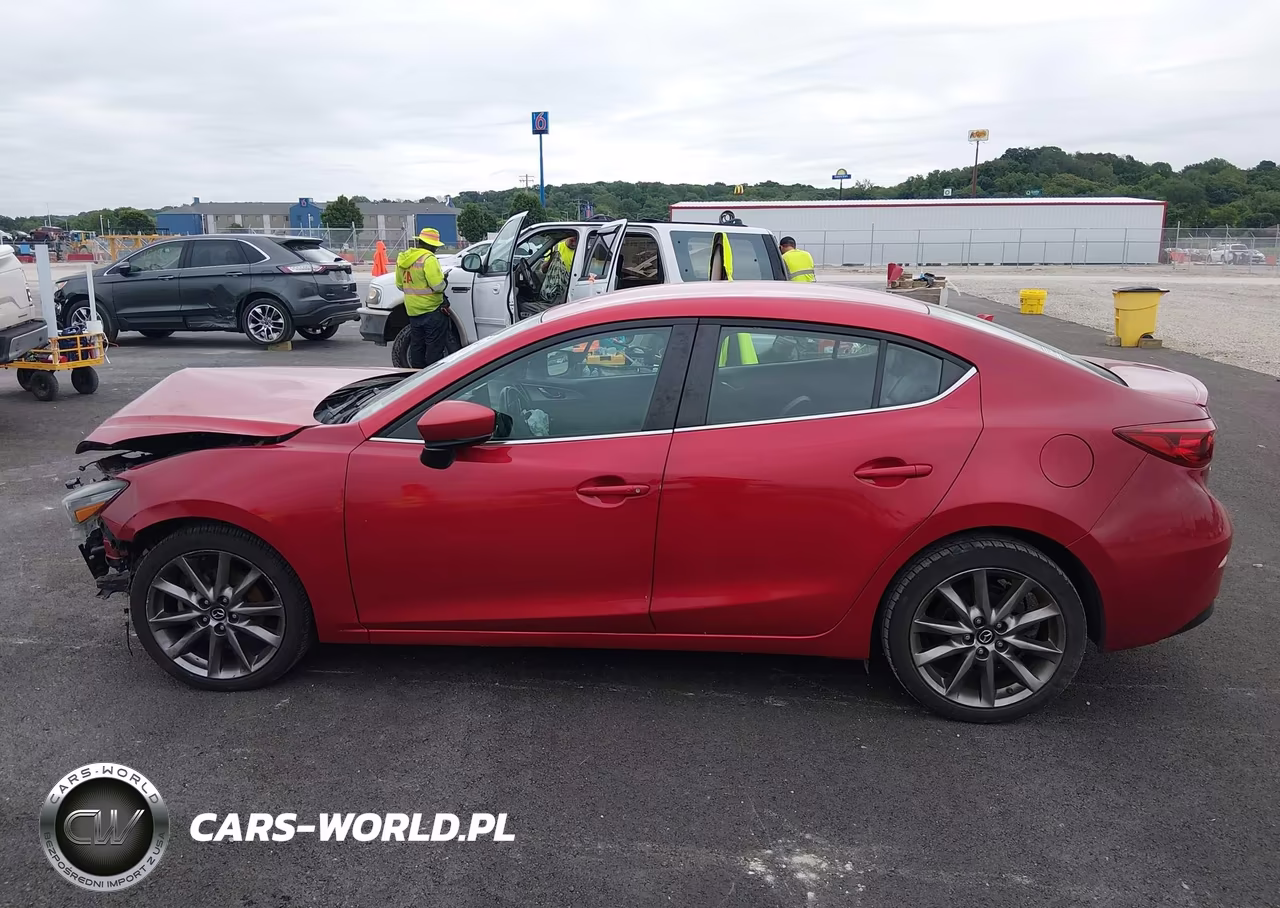 2018 Mazda Mazda3 Touring VIN:3MZBN1V3XJM209941 - 15