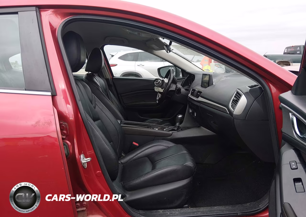 2018 Mazda Mazda3 Touring VIN:3MZBN1V3XJM209941 - 5